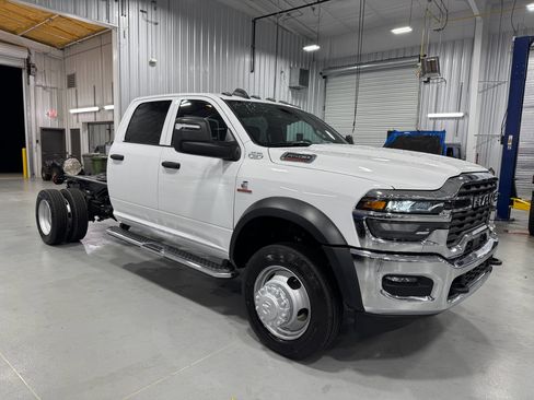 New 2025 RAM 4500 Tradesman image 18