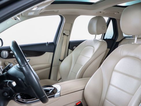 Used 2016 Mercedes-Benz GLC 300 4MATIC image 22