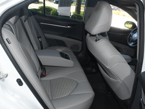 Used 2024 Toyota Camry SE FWD image 17