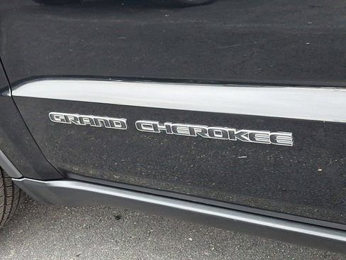 Certified 2019 Jeep Grand Cherokee Limited w/ Luxury Group II image 36