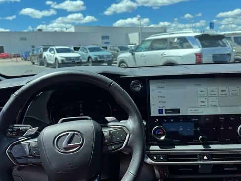 Used 2023 Lexus RX 500h F Sport w/ Cold Area Package AWD/4WD image 9