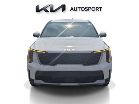 Certified 2026 Kia Sorento LX FWD image 2