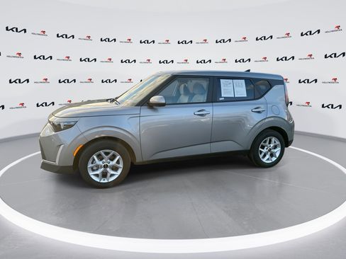 Certified 2025 Kia Soul LX FWD image 5