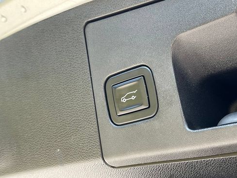 Used 2019 Cadillac XT4 Premium Luxury w/ Cold Weather Package AWD/4WD image 25