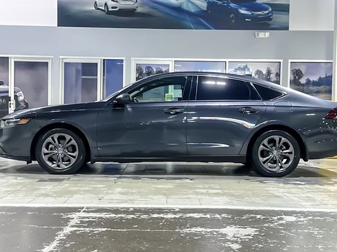 Used 2023 Honda Accord EX image 2