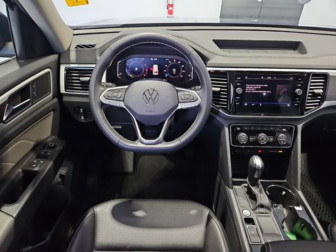 Used 2023 Volkswagen Atlas SE w/ Panoramic Sunroof Package image 10