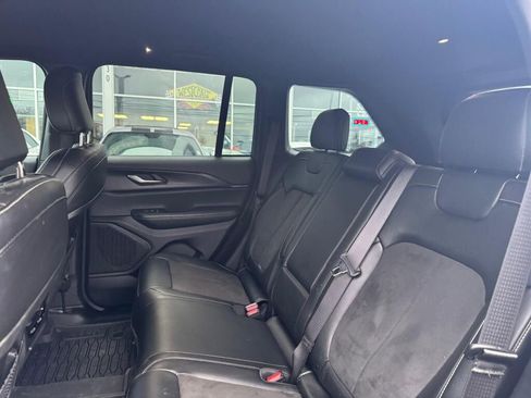 Used 2024 Jeep Grand Cherokee Altitude image 12