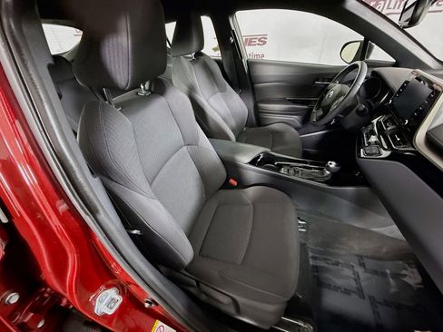 Certified 2019 Toyota C-HR XLE FWD image 28