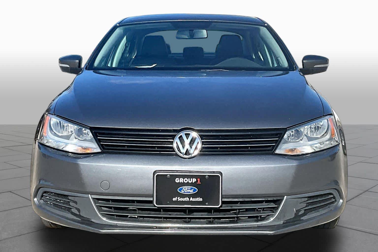 Used 2013 Volkswagen Jetta SE FWD image 4