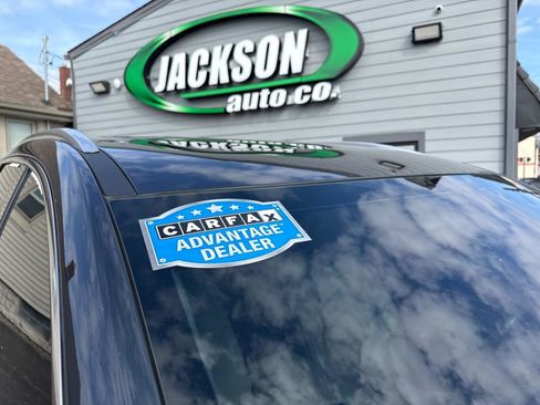 Used 2019 Buick Enclave Essence image 5