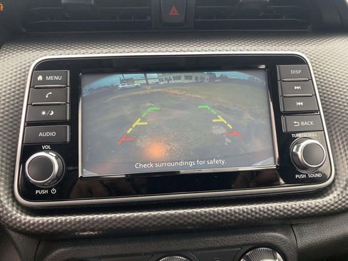 Used 2020 Nissan Kicks S image 21