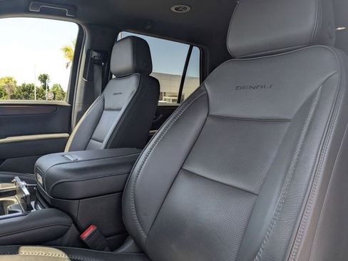 Used 2025 GMC Yukon Denali AWD/4WD image 15