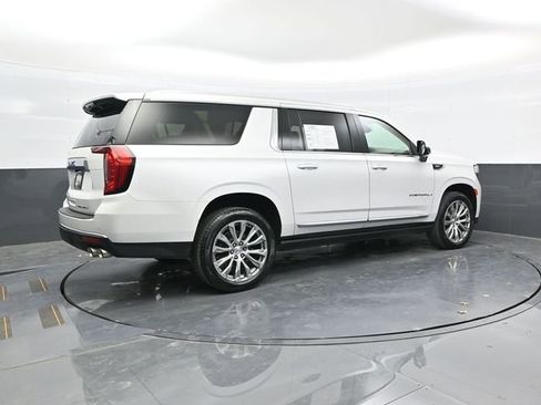Used 2023 GMC Yukon XL Denali AWD/4WD image 7