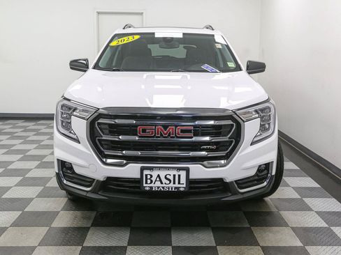 Used 2023 GMC Terrain AT4 AWD/4WD image 3