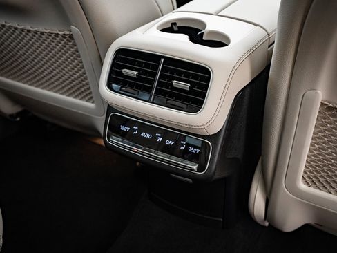 New 2026 Mercedes-Benz GLS 450 4MATIC image 39