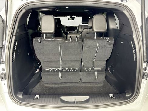 New 2026 Chrysler Pacifica Select AWD/4WD image 19