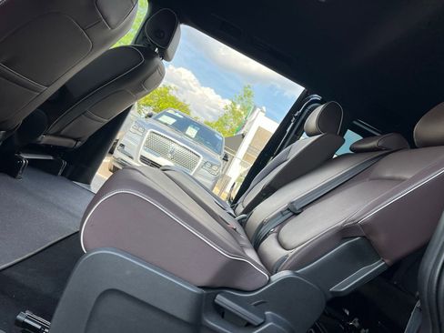 Used 2025 Volkswagen ID. Buzz Pro S RWD image 49