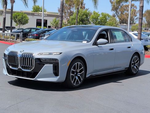 New 2026 BMW i7 xDrive60 w/ Executive Package AWD/4WD image 5