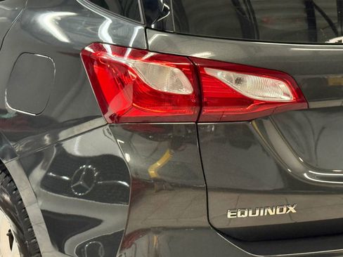 Used 2018 Chevrolet Equinox LS AWD/4WD image 12