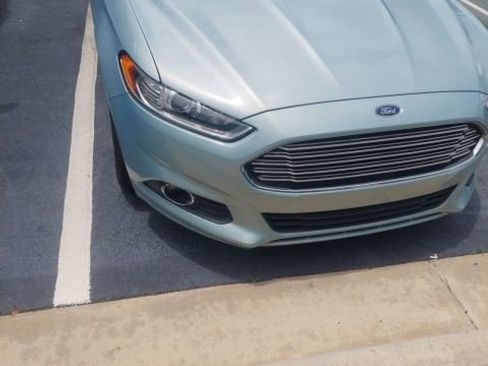 Used 2014 Ford Fusion SE w/ Equipment Group 502A FWD image 15