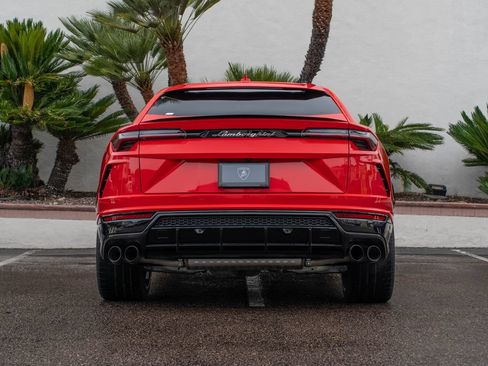 Used 2022 Lamborghini Urus AWD/4WD image 5