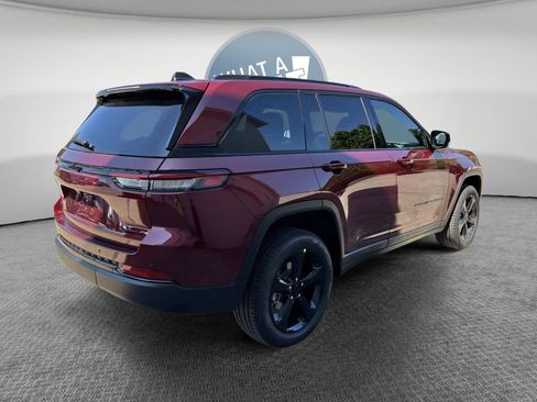 New 2025 Jeep Grand Cherokee Limited w/ Black Appearance Package AWD/4WD image 6