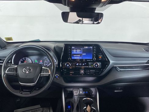Used 2022 Toyota Highlander XSE AWD/4WD image 30