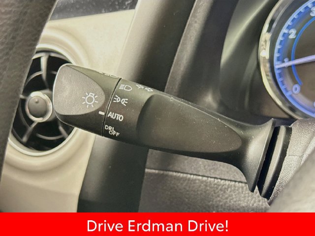 Certified 2019 Toyota Corolla LE FWD image 14