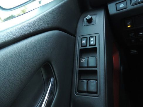 Used 2025 Nissan Frontier PRO-4X image 28