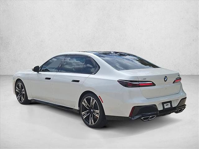 Used 2024 BMW 760i xDrive AWD/4WD image 8