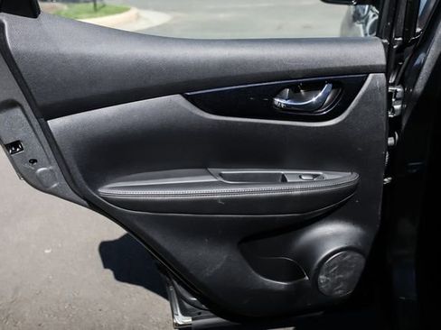 Used 2017 Nissan Rogue Sport SV w/ SV All-Weather Package AWD/4WD image 44