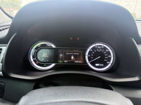 Used 2019 Kia Niro S Touring FWD image 21