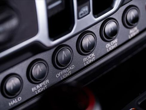 Used 2026 Jeep Gladiator Sport image 41