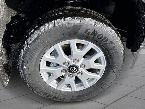 Used 2026 Toyota Tacoma SR5 AWD/4WD image 12