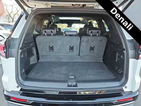 Used 2024 GMC Acadia Denali image 23