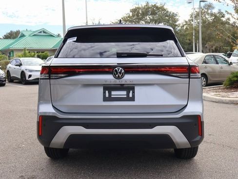 Certified 2025 Volkswagen Tiguan S image 7