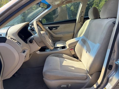 Used 2013 Nissan Altima 2.5 S FWD image 11