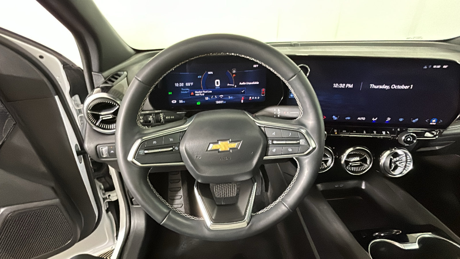 Used 2024 Chevrolet Blazer EV LT AWD/4WD image 18
