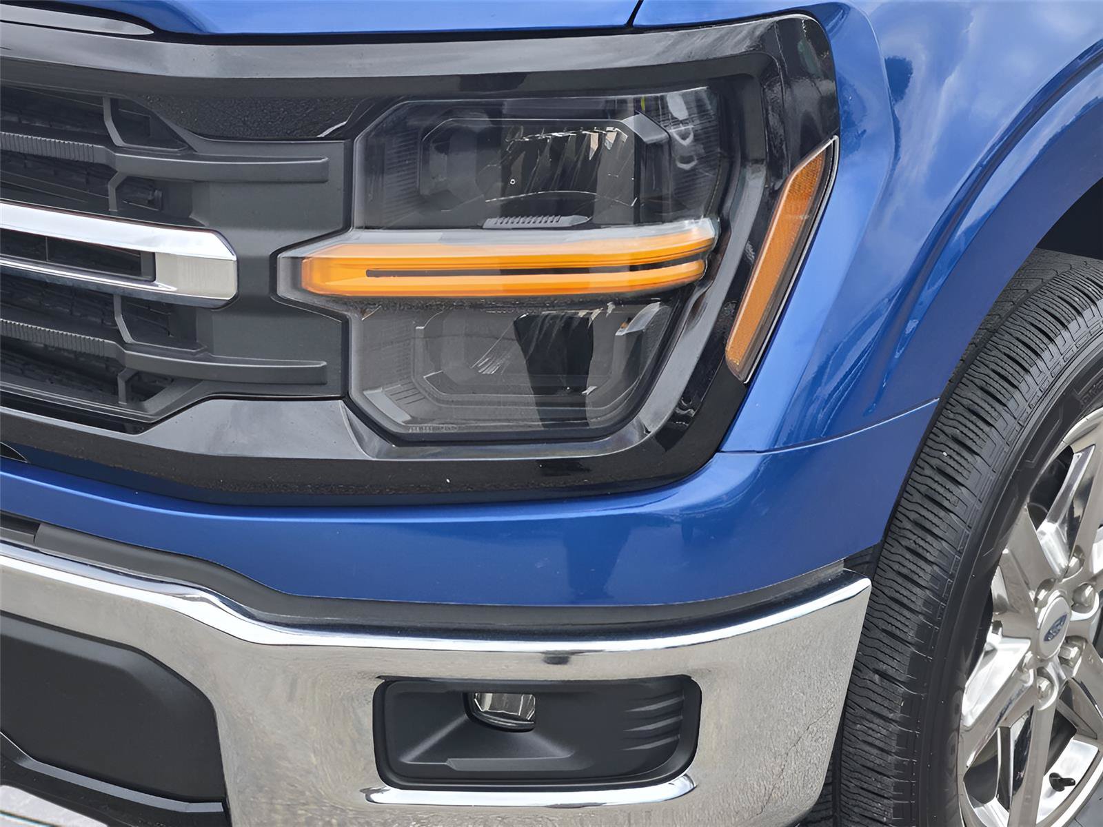 Used 2024 Ford F150 XLT w/ Mobile Office Package RWD image 9