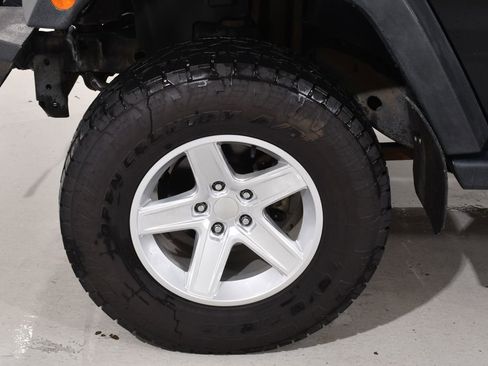 Used 2018 Jeep Wrangler Unlimited Sport S AWD/4WD image 23
