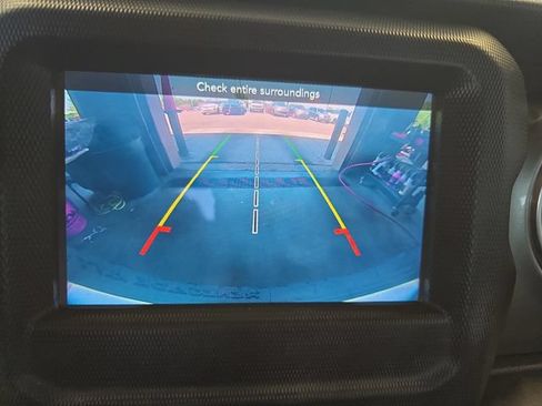 Used 2019 Jeep Wrangler Unlimited Sahara AWD/4WD image 25