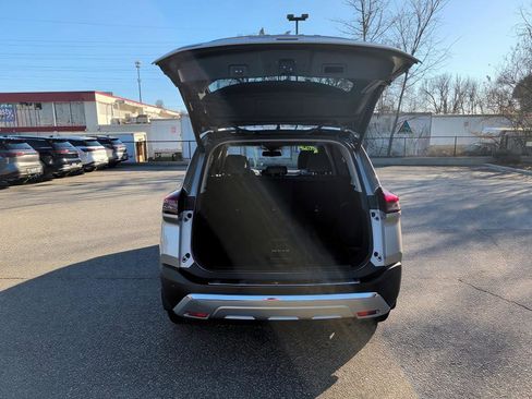 Used 2023 Nissan Rogue Platinum w/ Platinum Premium Package image 15