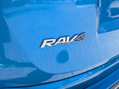 Used 2018 Toyota RAV4 XLE w/ Plus Extra Value Package image 14