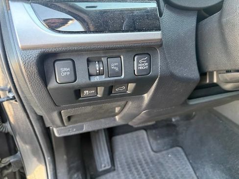 Used 2018 Subaru Forester 2.5i Touring AWD/4WD image 12