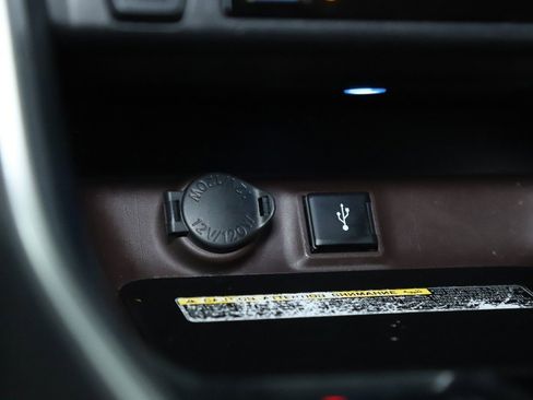 Used 2021 Toyota RAV4 Limited image 29