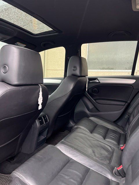 Used 2012 Volkswagen Golf 4-Door FWD image 5