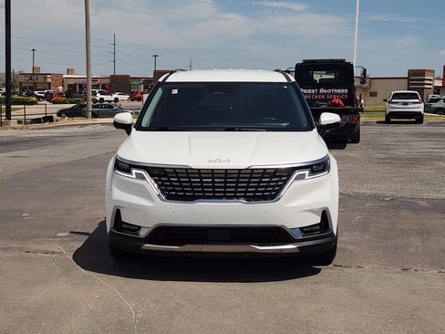 Used 2024 Kia Carnival SX FWD image 6