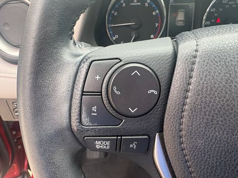Used 2016 Toyota RAV4 XLE AWD/4WD image 14