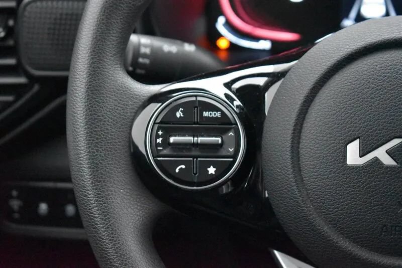 Used 2023 Kia Soul S FWD image 14