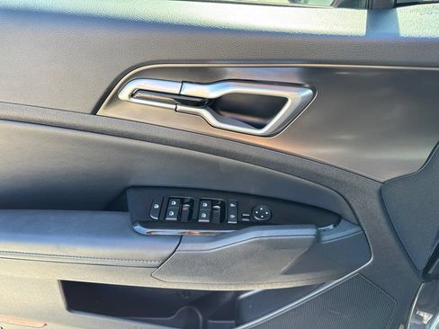 Used 2025 Kia Sportage EX FWD image 14